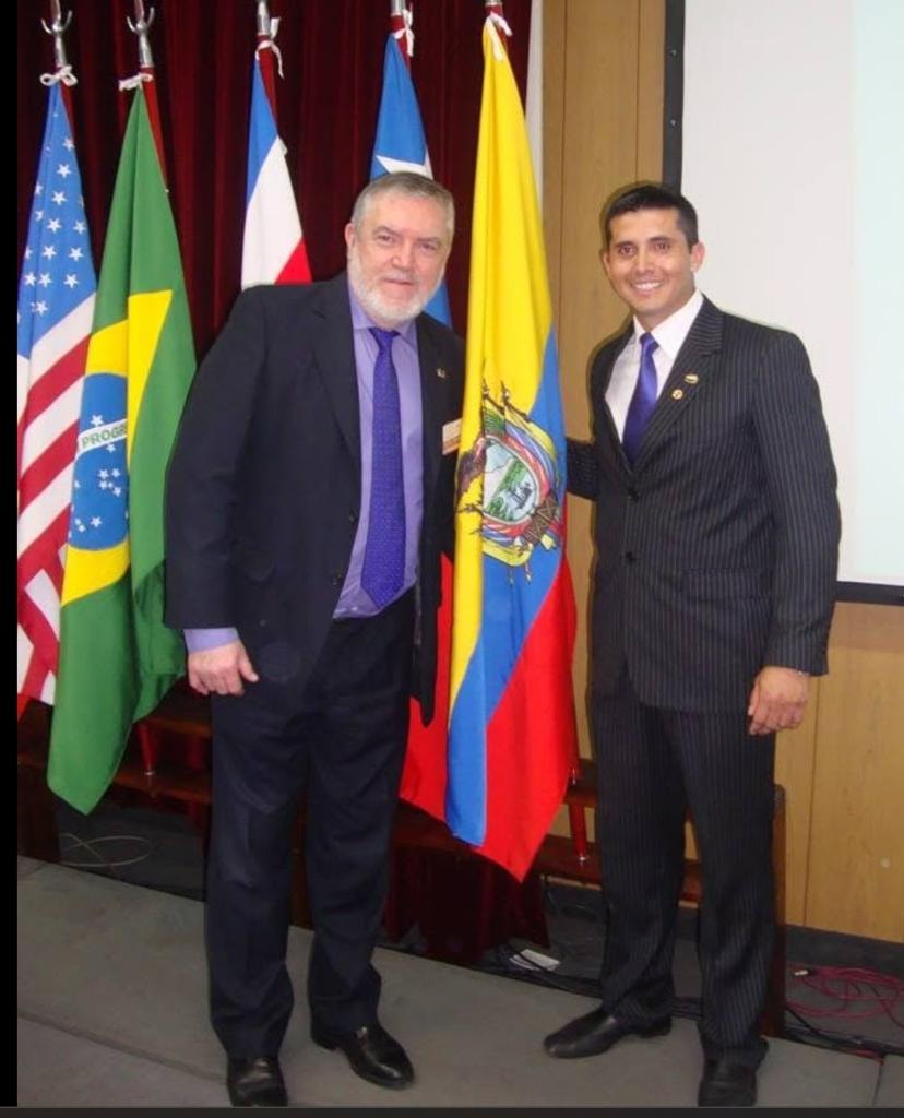 Conferencia en IUPFA Argentina